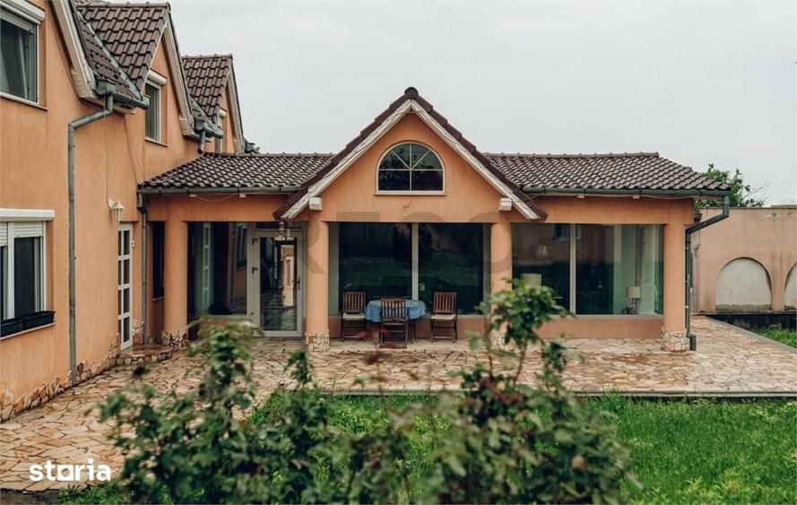 Casă cu 6 camere cu Teren 1397 Mp în Sânmartin