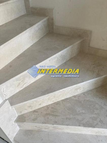 Casă individuală cu 3 camere cu Canalizare în Cetate