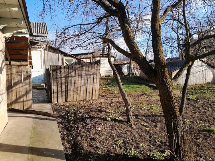 Casă cu 2 camere cu Teren 700 Mp în Doljești