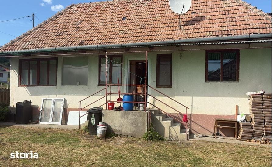 Casă cu 2 camere cu Teren 770 Mp în Aiton