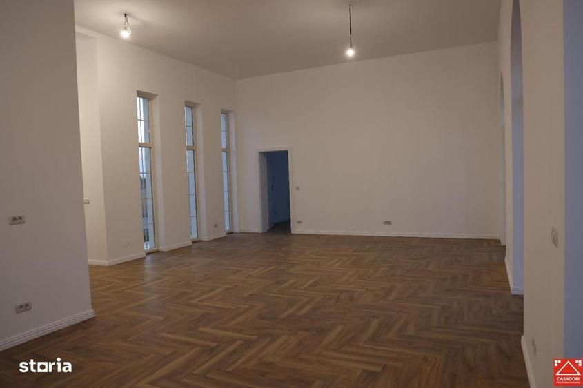 Casă cu 4 camere în Vladimirescu