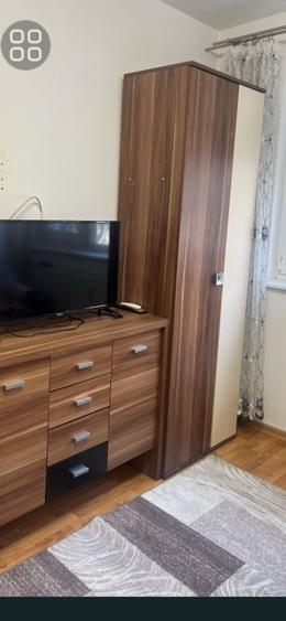Apartament cu 2 camere nedecomandat în Tractorul