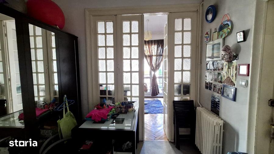 Casă cu 8 camere cu Teren 162 Mp în Ultracentral