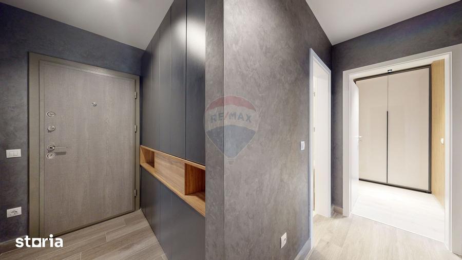 Apartament cu 3 camere decomandat în Tractorul