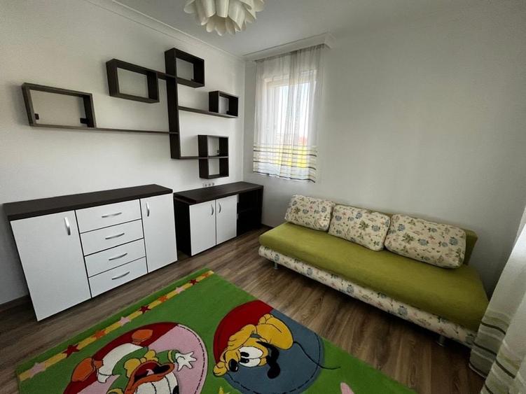 Apartament cu 3 camere în Florești