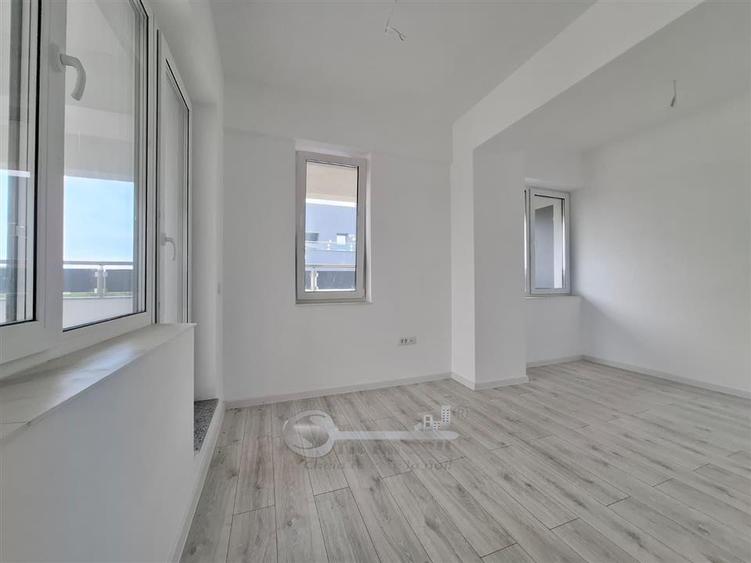 Penthouse cu 3 camere decomandat în Galata