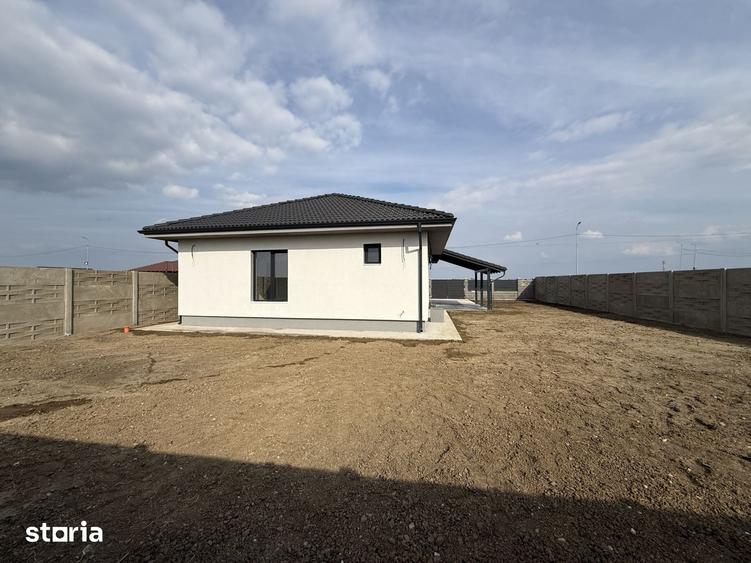Casă cu 4 camere cu Teren 580 Mp în Sânmihaiu Român