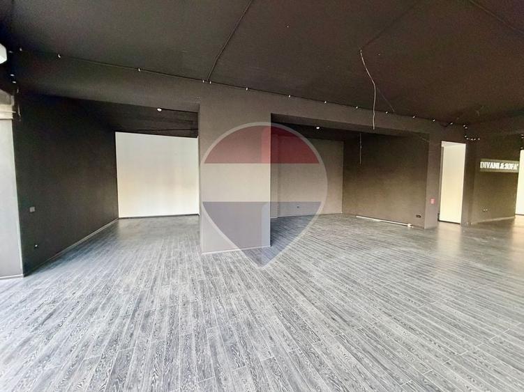 Spațiu comercial, de 270 mp, în Nord