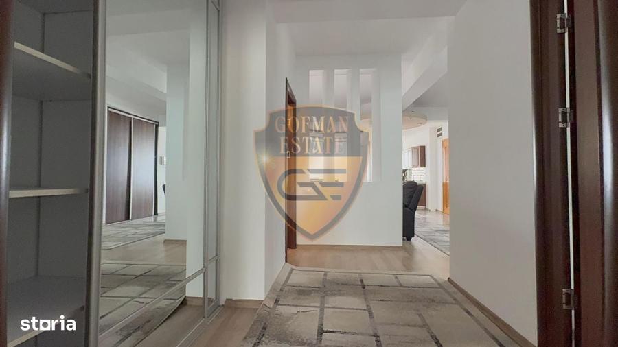 3 camere 180 mp + Parcare privata. Peninsula, Centrul Vechi, Piata Ovi - 14