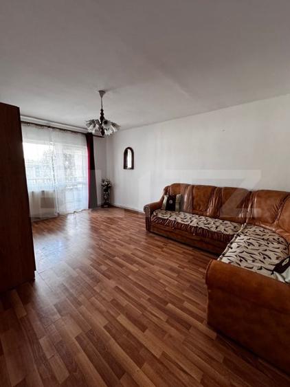Apartament cu 4 camere decomandat, mobilat în Câmpia Turzii