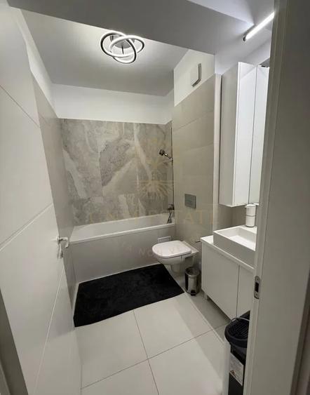 Apartament cu 3 camere semidecomandat, mobilat în Sălaj
