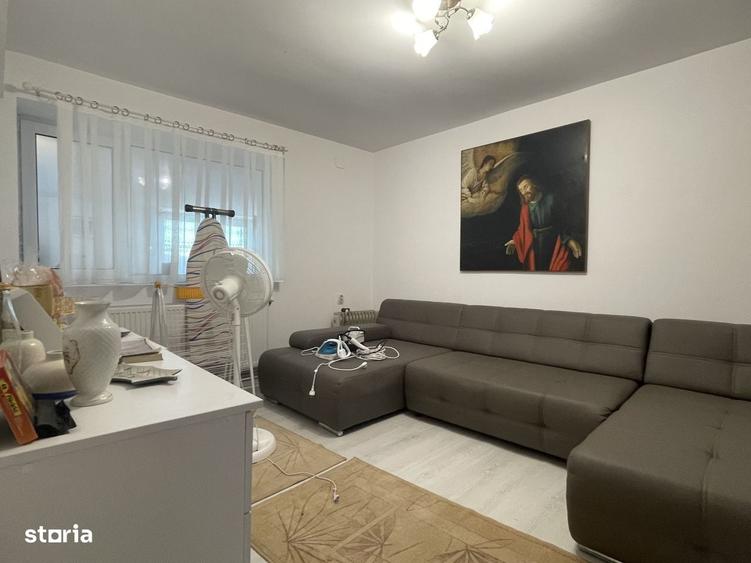 Casă cu 4 camere în Cârlig