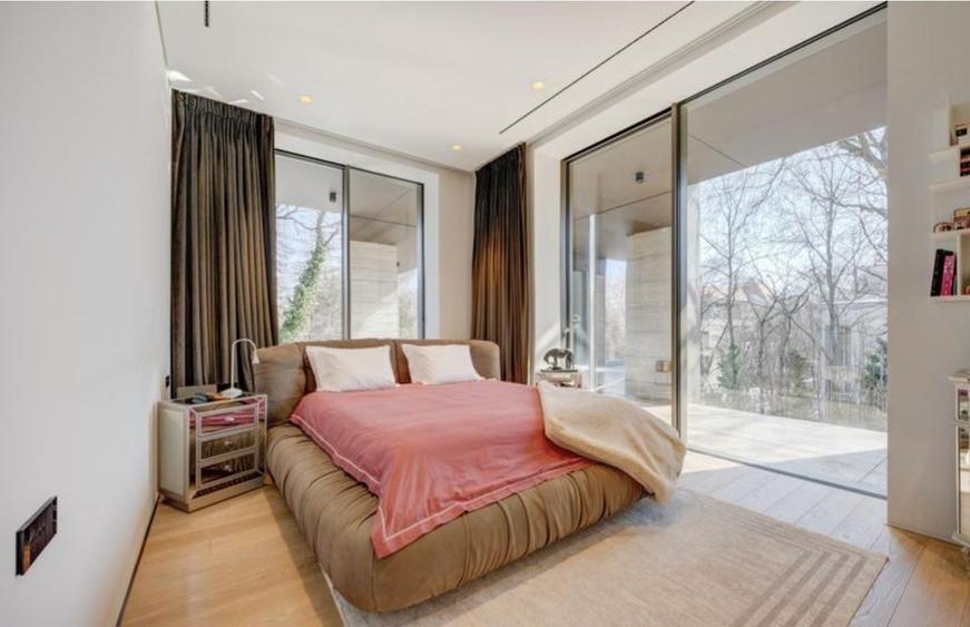Apartament cu 4 camere decomandat în Kiseleff