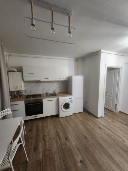 Apartament cu 2 camere semidecomandat în Roșu