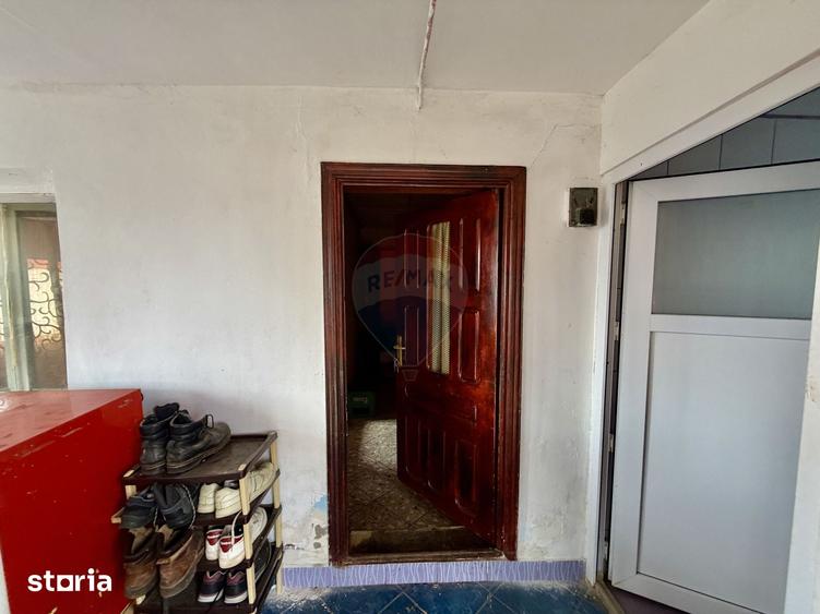 Casă cu 4 camere cu Teren 7727 Mp în Cârligele