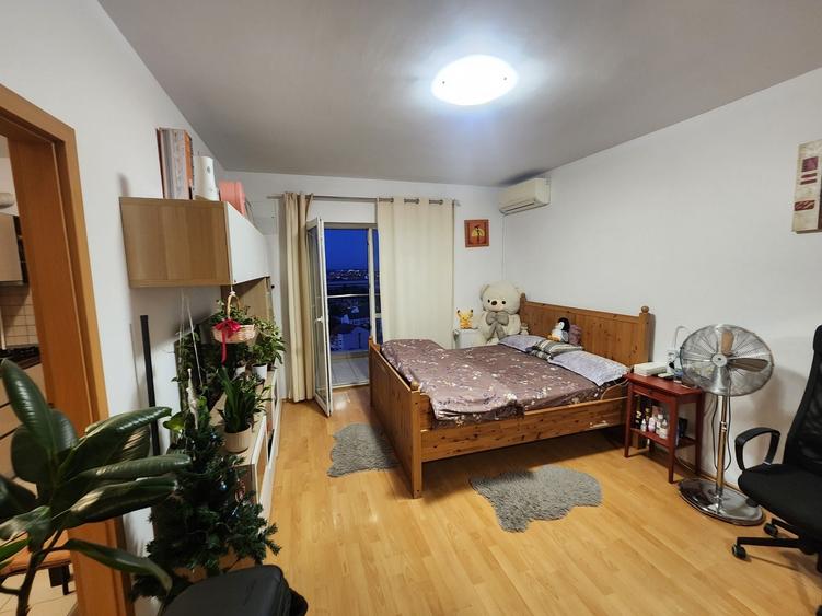 Apartament cu 2 camere decomandat în Titan
