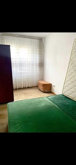 Inchiriez apartament 3camere - 2