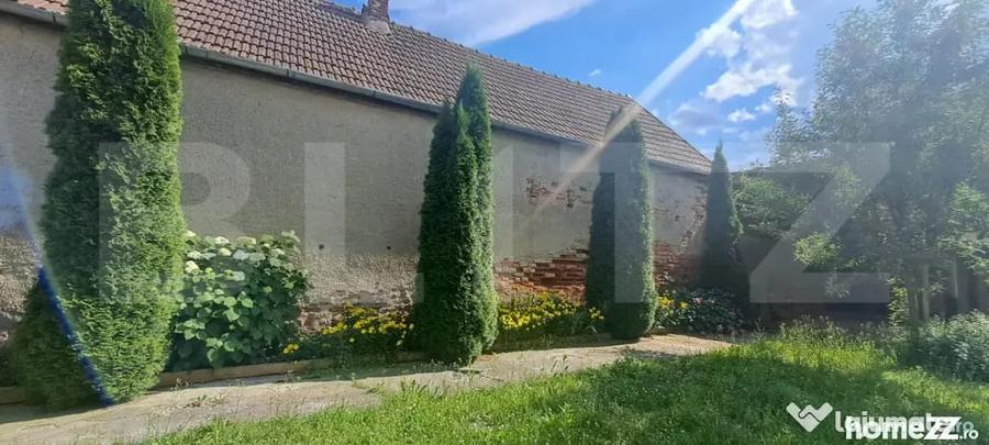 Casă cu 5 camere cu Teren 500 Mp în Berivoi