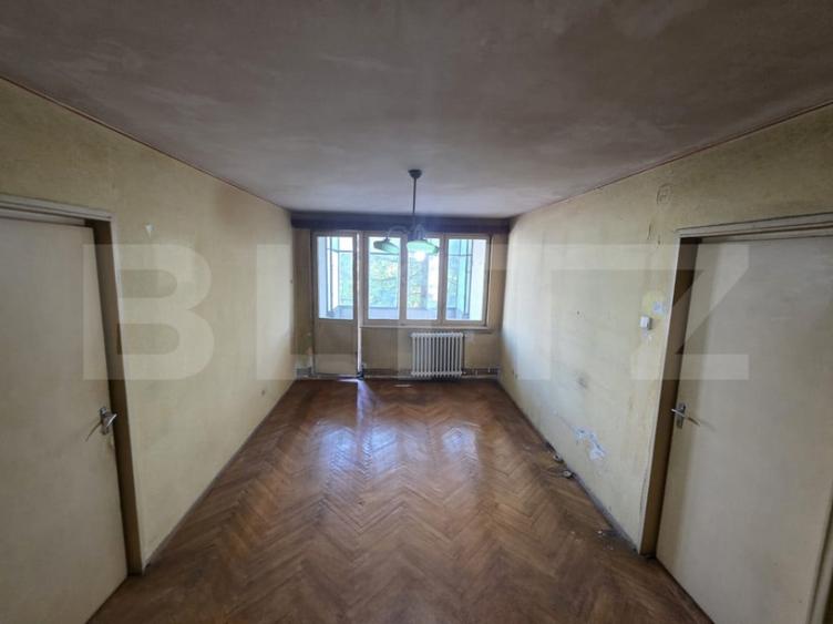 Apartament cu 2 camere semidecomandat în Tudor