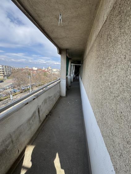 Apartament cu 3 camere decomandat în Democrației