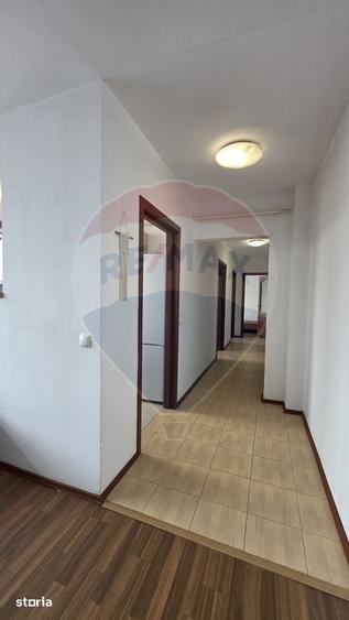 Apartament cu 3 camere în Vitrometan