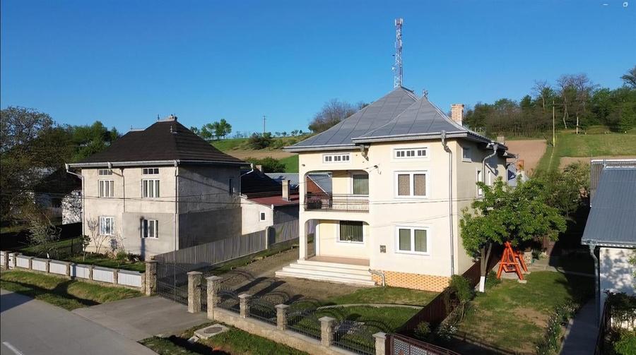 Casă individuală cu 5 camere cu Garaj în Dărmănești