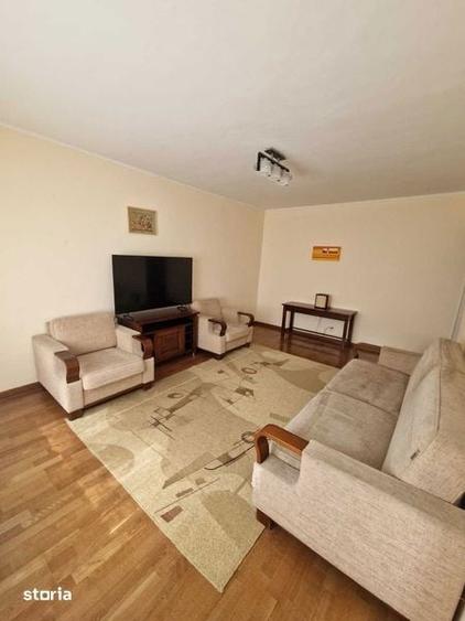 Apartament cu 3 camere decomandat în Nicolina