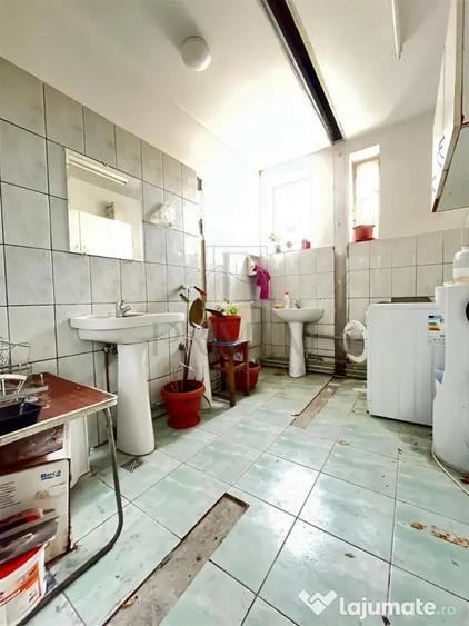 Casă cu 20 camere cu Teren 1500 Mp în Mircea cel Bătrân