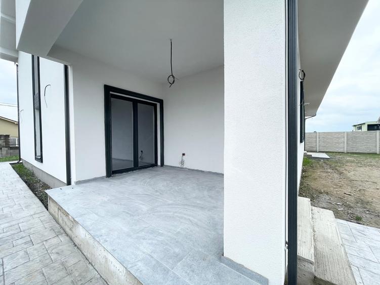 Duplex cu 4 camere cu Canalizare în Moșnița Veche