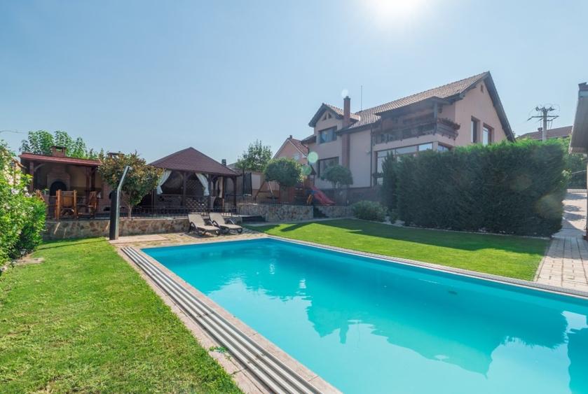 Casă individuală cu 10 camere cu Canalizare în Dealuri Oradea