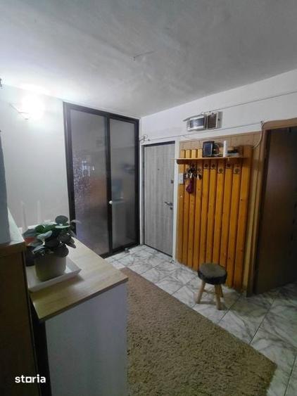 Apartament cu 4 camere în Vitrometan