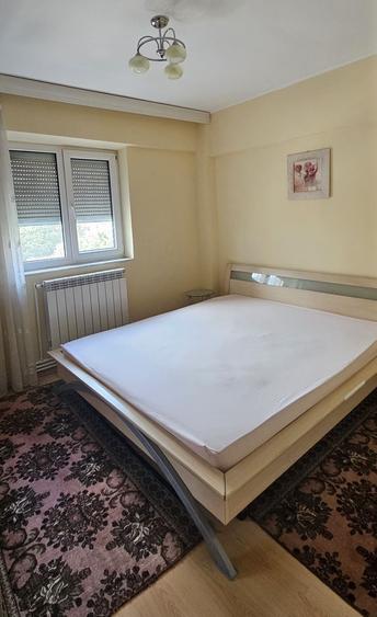 Apartament cu 2 camere decomandat în Casa de Cultură