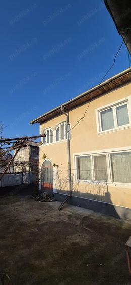 Casă cu Teren 1066 Mp în Doicești
