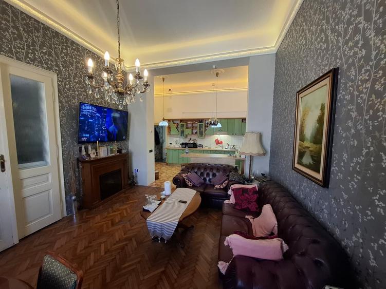 Apartament cu 3 camere semidecomandat în Central