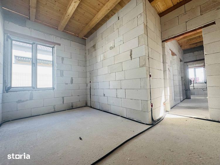 Casă cu 4 camere cu Teren 720 Mp în Borș