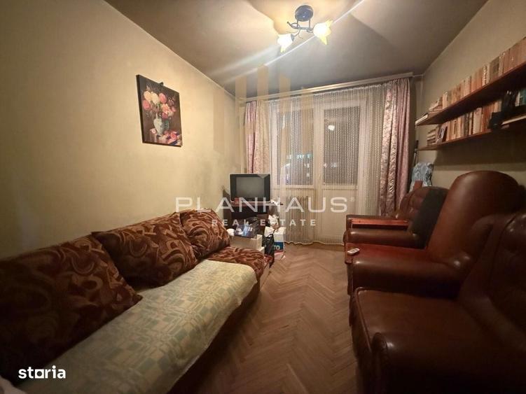 Apartament cu 4 camere decomandat în Central