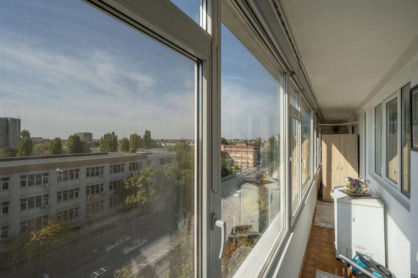 Apartament cu 2 camere semidecomandat, mobilat în 1 Mai
