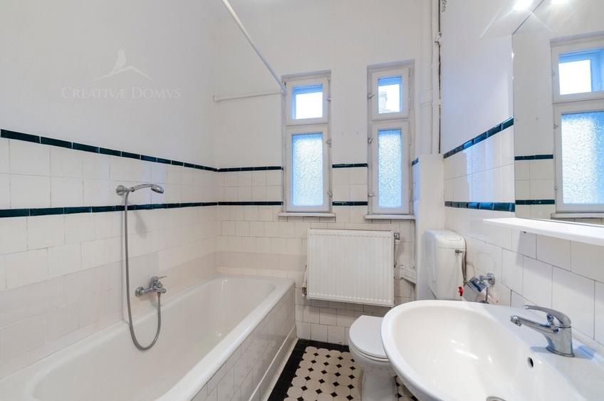 Apartament cu 3 camere semidecomandat în Domenii