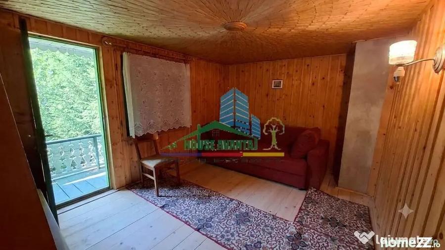 Casă cu 4 camere cu Teren 251 Mp în Lepșa