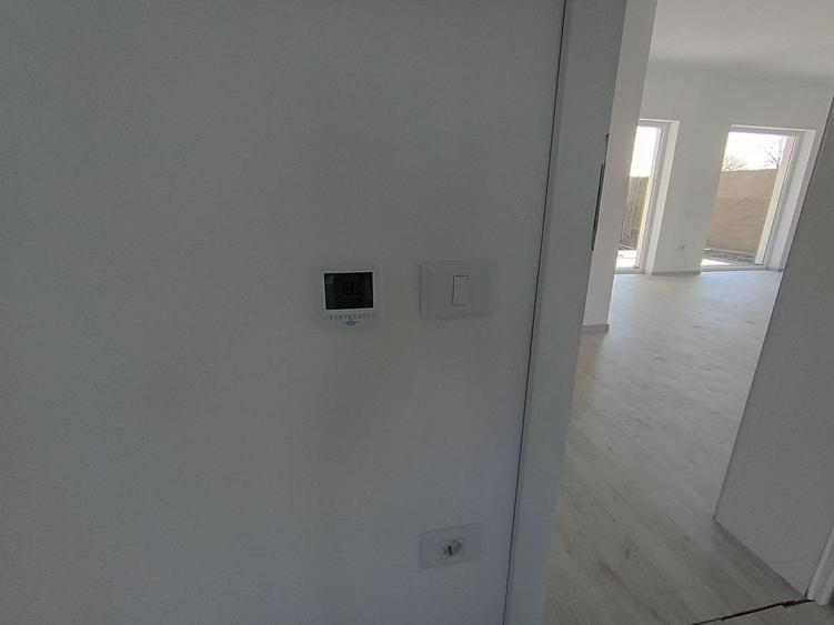 Duplex cu 3 camere cu Canalizare în Sânandrei
