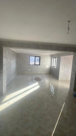 Casă cu 3 camere cu Teren 400 Mp în Central