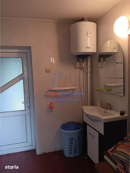 Casă cu 9 camere cu Teren 761 Mp în Popricani