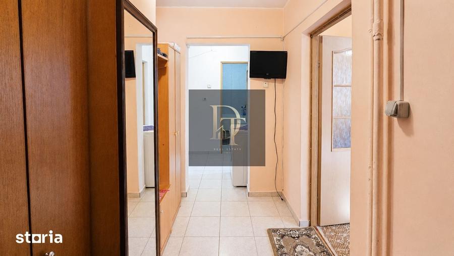Apartament cu 2 camere decomandat în Tractorul