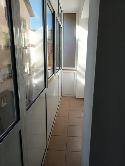 Apartament cu 3 camere semidecomandat în Basarab