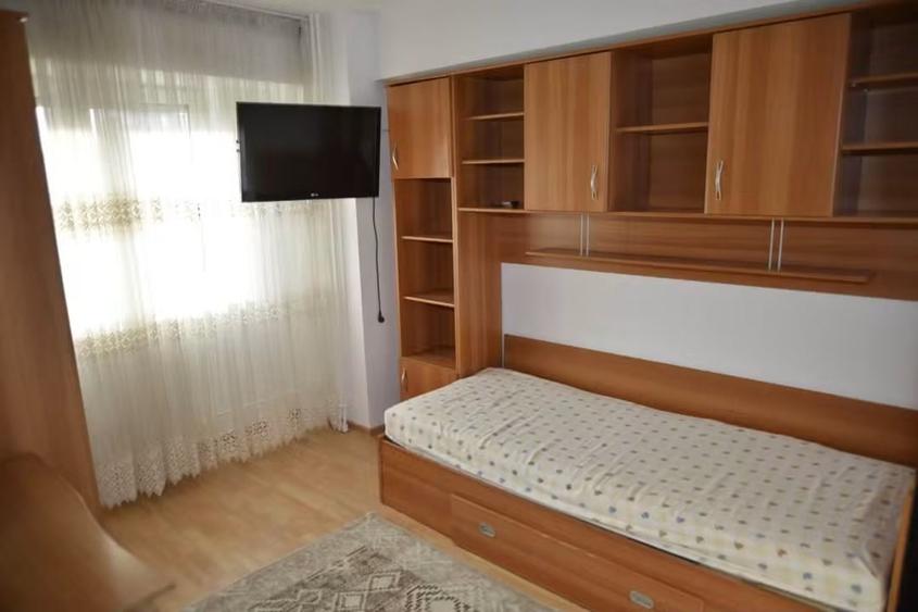 Apartament cu 3 camere decomandat în 13 Septembrie