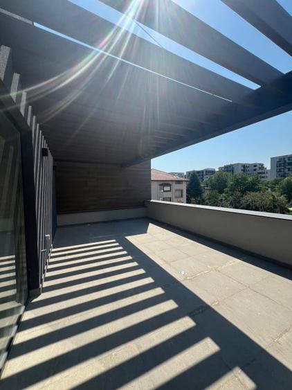 Casă individuală cu 5 camere cu Garaj în Voluntari