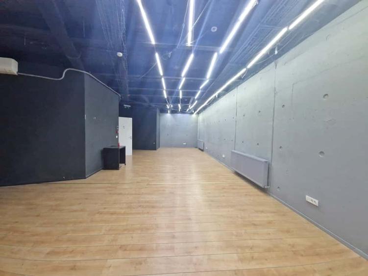 Spațiu comercial, de 127 mp, în Romană