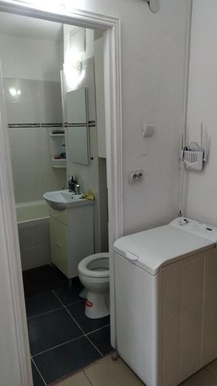 Garsonieră decomandată în Central