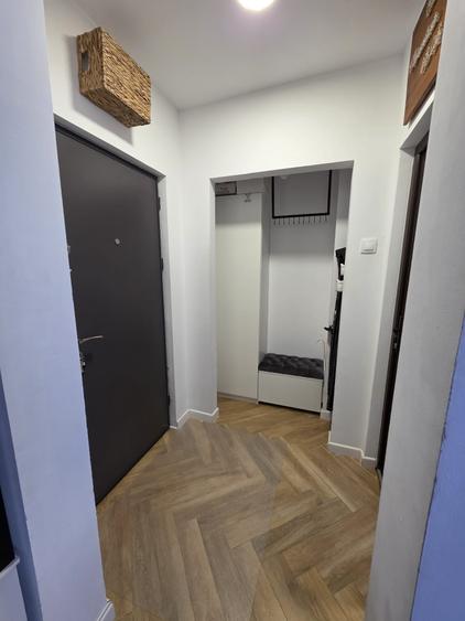 Apartament cu 3 camere semidecomandat, mobilat în Obor