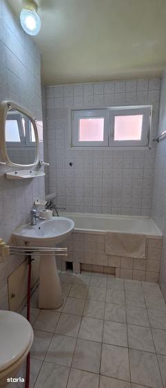 Apartament cu 2 camere semidecomandat în Centrul Civic